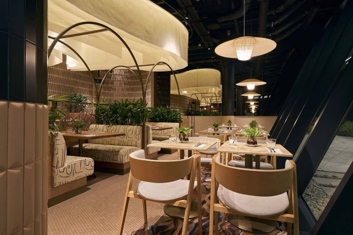 Un caffè, un pranzo o una cena guardando il Danubio blu: è Zazie Bistro&Bar