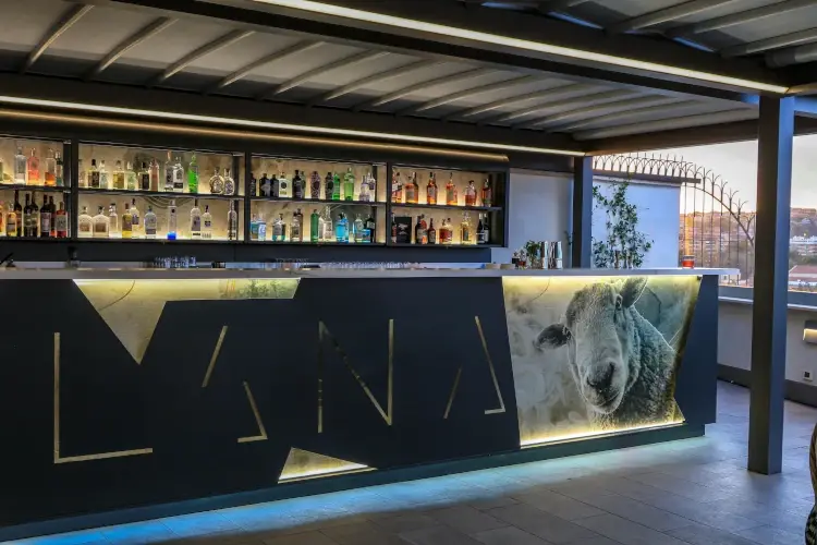 Lana a Roma, cocktail con vista Gazometro