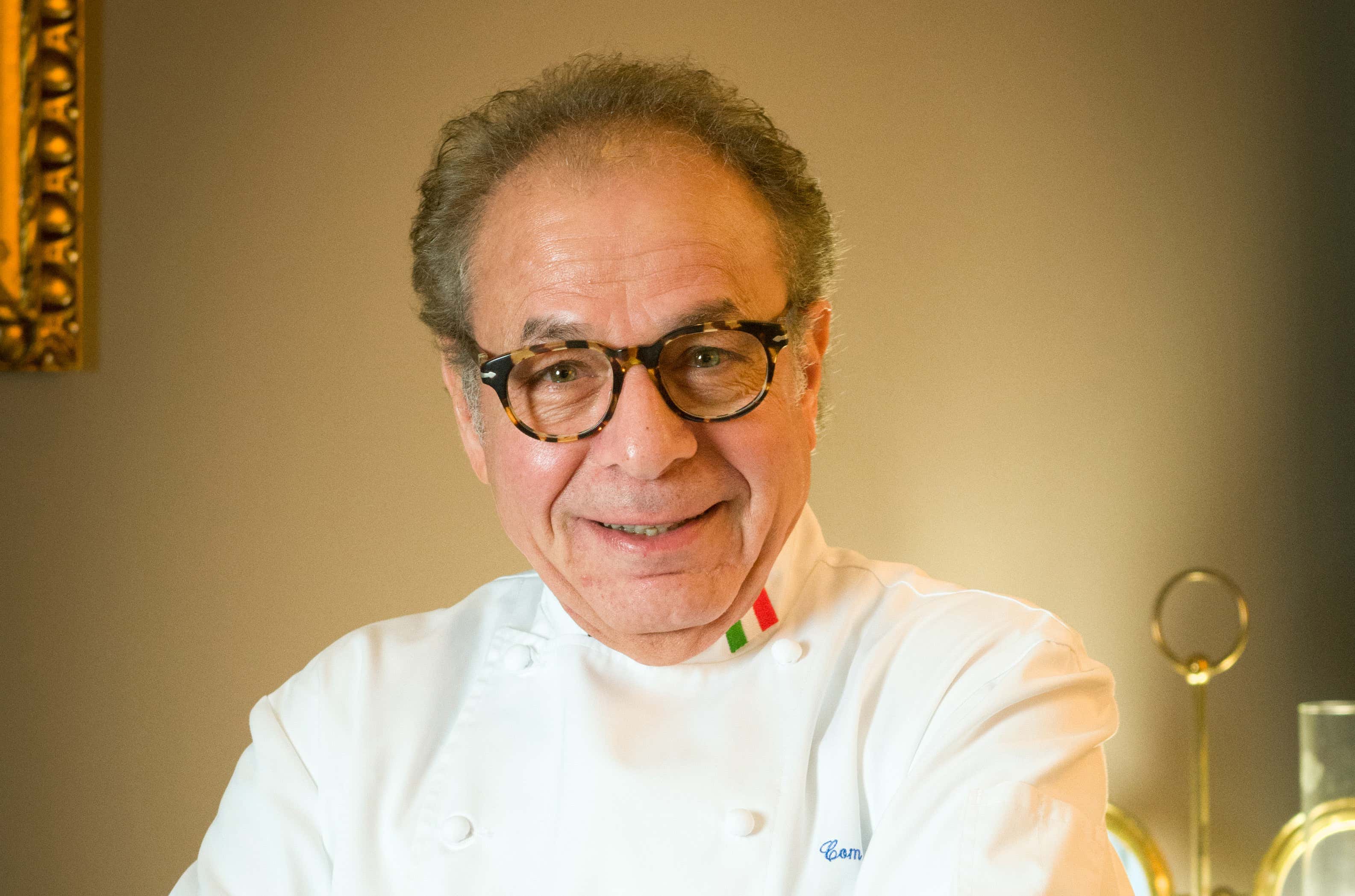 Il Delfino Blu e il Cavalier Peter: quando un ristorante diventa parte della città Il Delfino Blu e il Cavalier Peter: quando un ristorante diventa parte della città