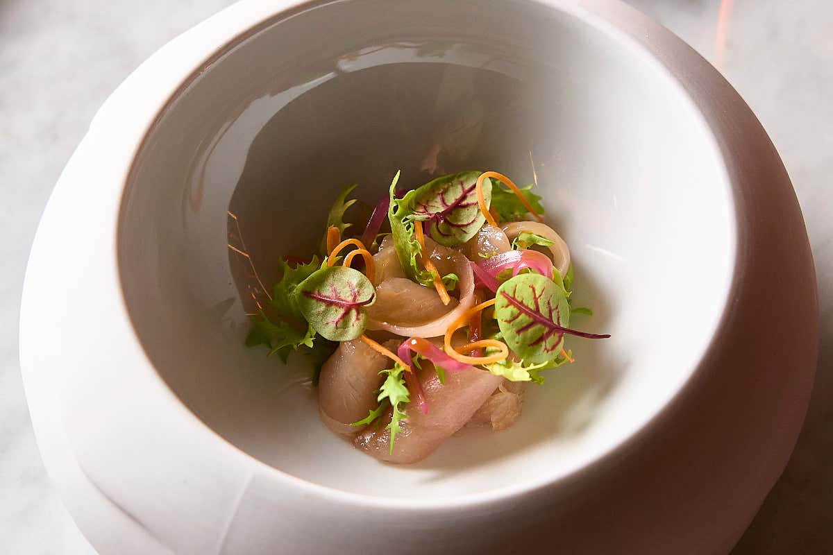 The View by Valerio Braschi: la cucina che unisce mare e terra a Milano