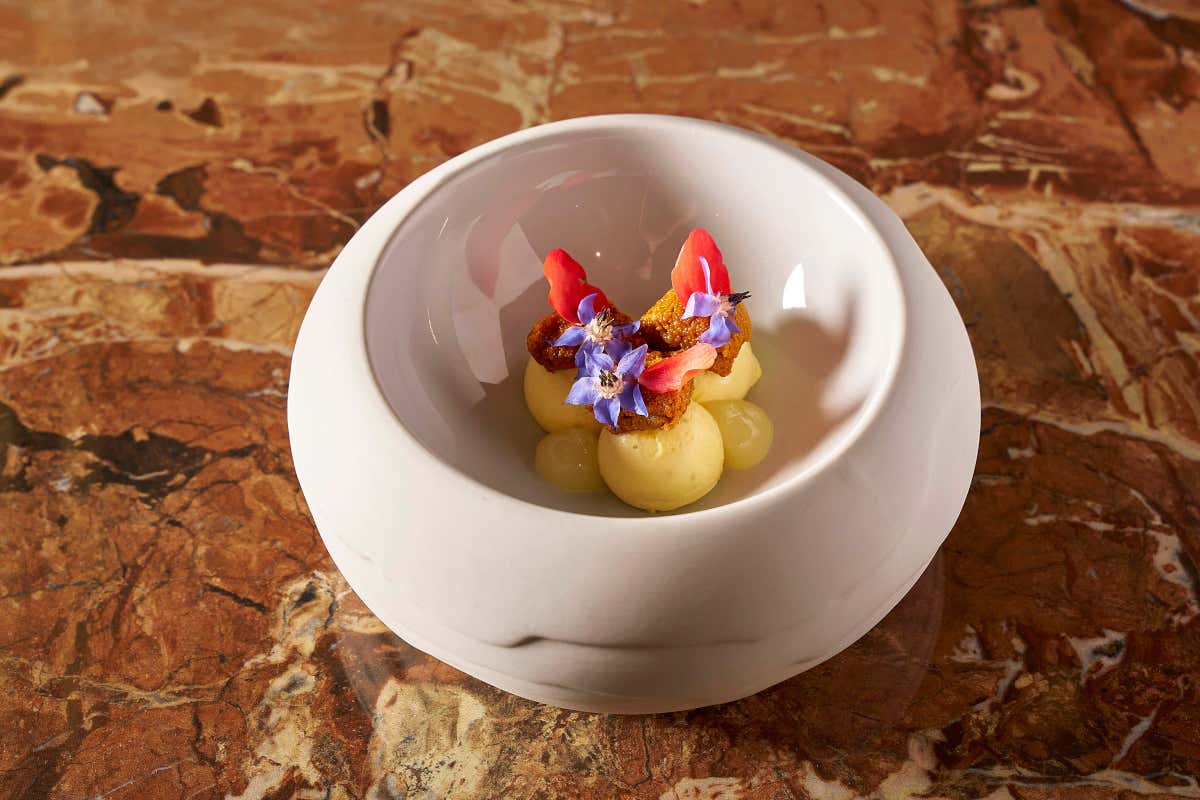 The View by Valerio Braschi: la cucina che unisce mare e terra a Milano The View by Valerio Braschi: la cucina che unisce mare e terra a Milano