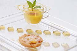Crème br&ucirc;lée alle Mele Alto Adige Igp con crostata di mandorle e gelatina al Gew&uuml;rztraminer