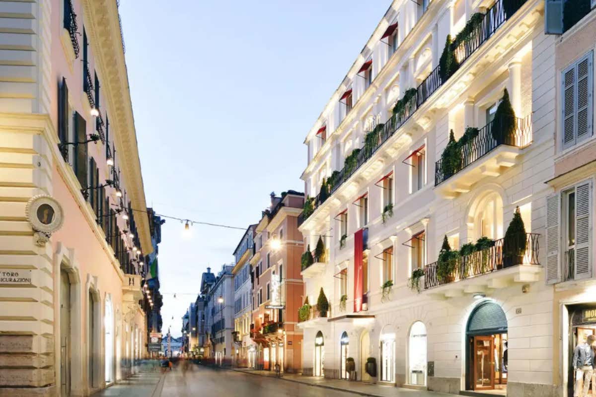 Atmosfere neoclassiche e design contemporaneo: il The First Roma Dolce