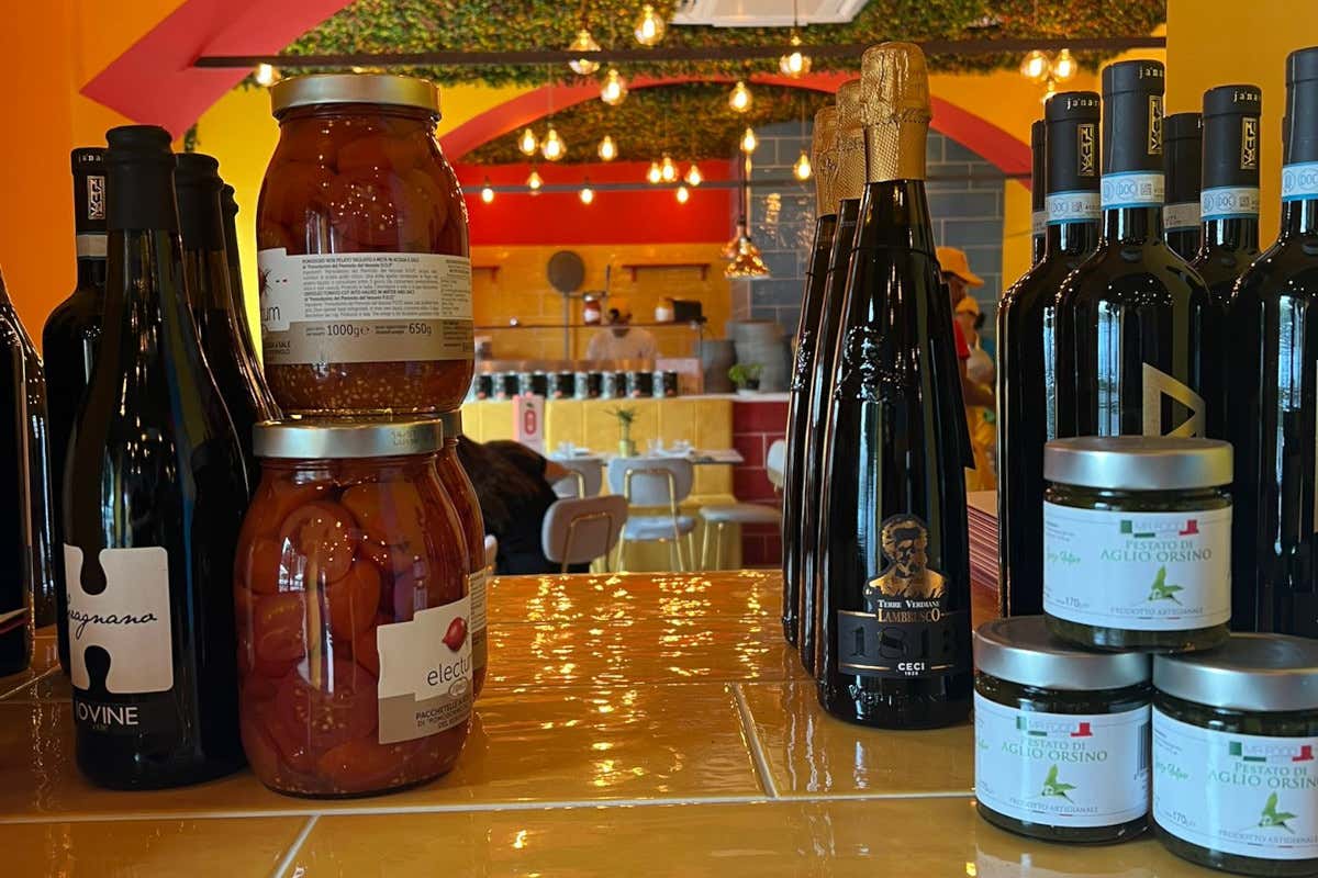 Pizza napoletana con vista lago: ecco il nuovo Vasinikò di Lecco