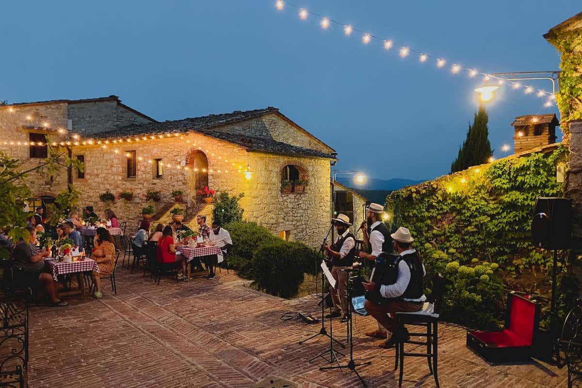 Nel Chianti Classico tra cantine storiche, borghi incantati e wine relais