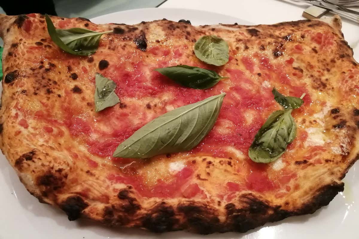 Da Bro a Napoli la pizza a ruota di carro con un tocco creativo 