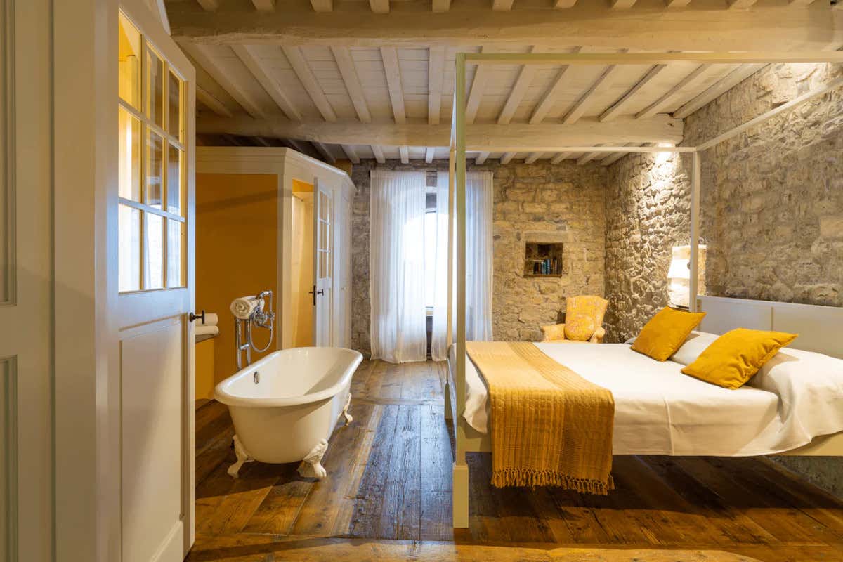 Nel Chianti Classico tra cantine storiche, borghi incantati e wine relais