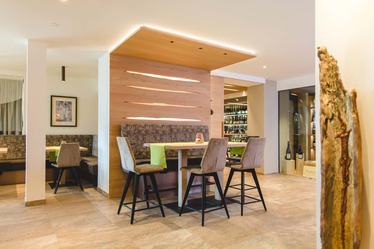 Panorama Wellness Hotel Feldthurnerhof Inverno nei Vinum Hotels in Alto Adige tra vino e ciaspole