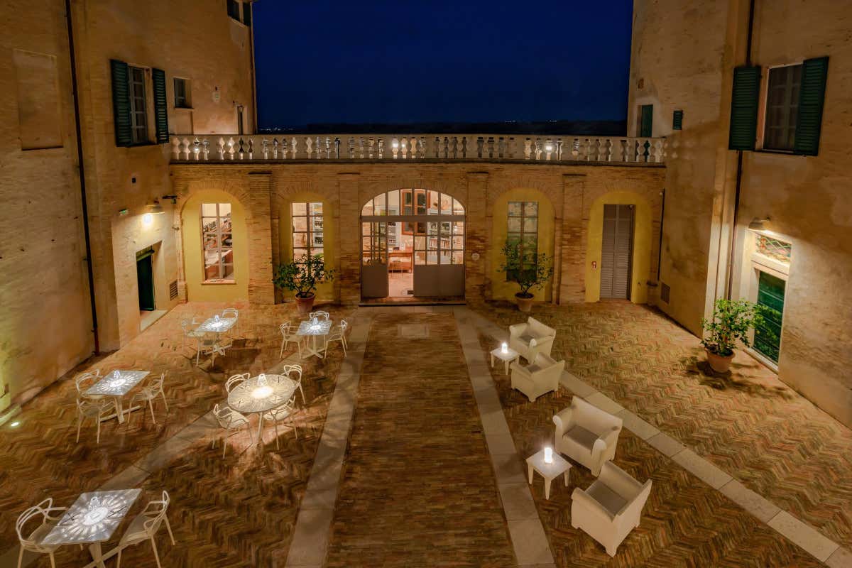 Oh che bel castello! A Monterado soggiorni da principi