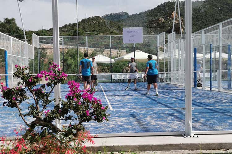 I campi di padel - In Sicilia e in Sardegna riaperti i 13 resort della famiglia Mangia
