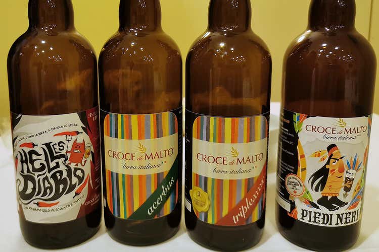 Le birre in degustazione (Al Taormina Gourmet masterclass di salumi, formaggi e birre novaresi)