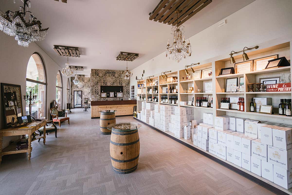 Lo shop. Foto: Stefano Casati Da Tenuta Roveglia per scoprire la storia del Lugana