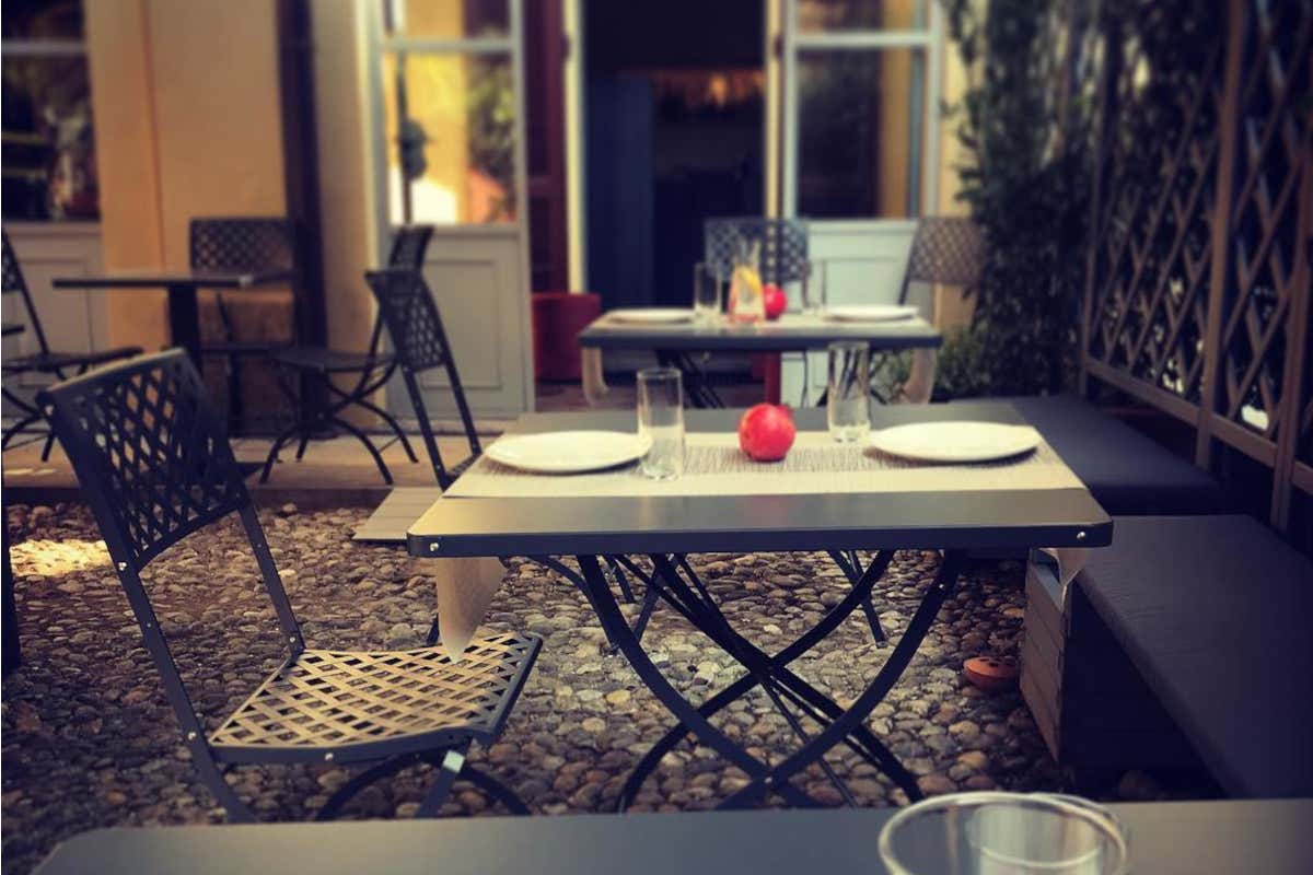 A Seregno c'è una pasticceria con bistrot: entriamo da A'Ida e le viole