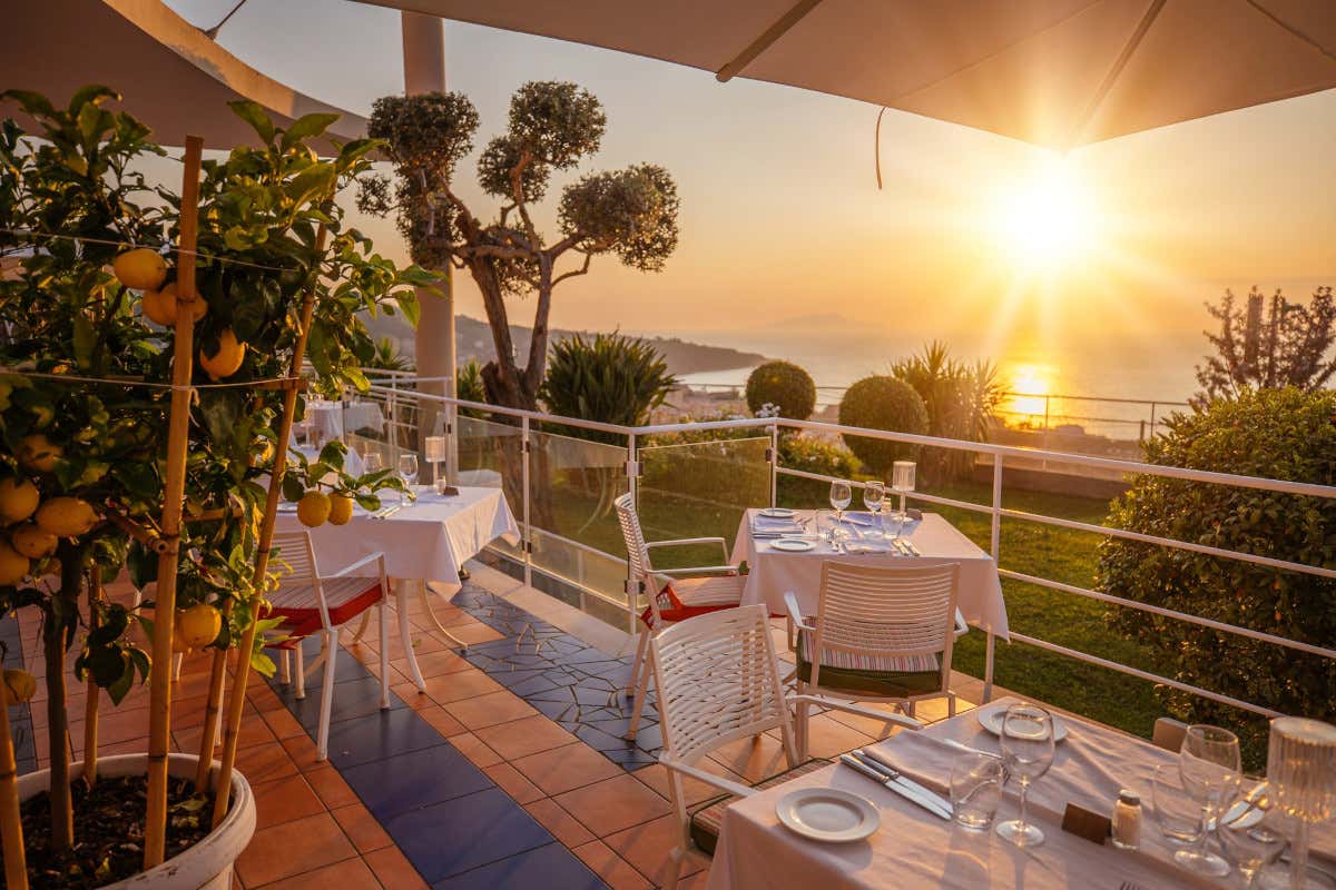 Mangiare in... Paradiso! Siamo al Ristorante Tonì di Sorrento Mangiare in... Paradiso! Siamo al Ristorante Tonì di Sorrento