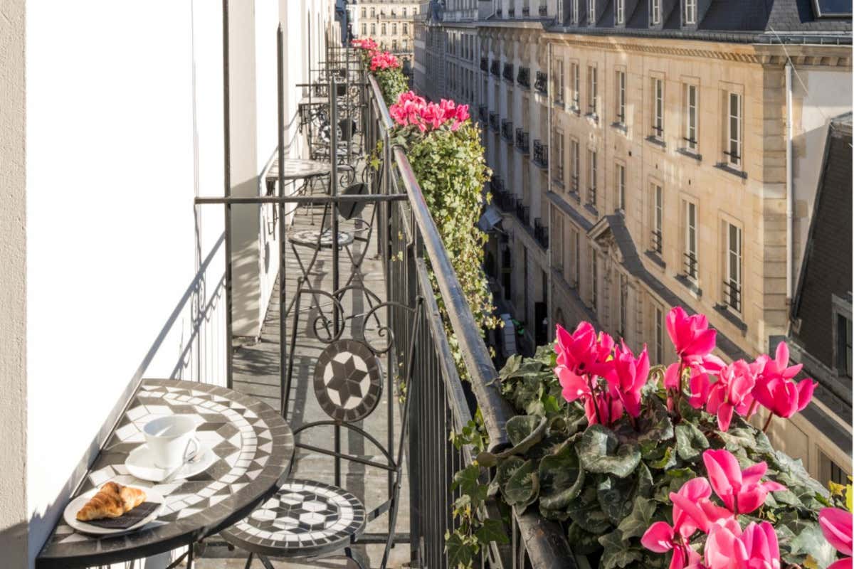 Entriamo nella nuova esclusiva suite del boutique hotel Castille Paris