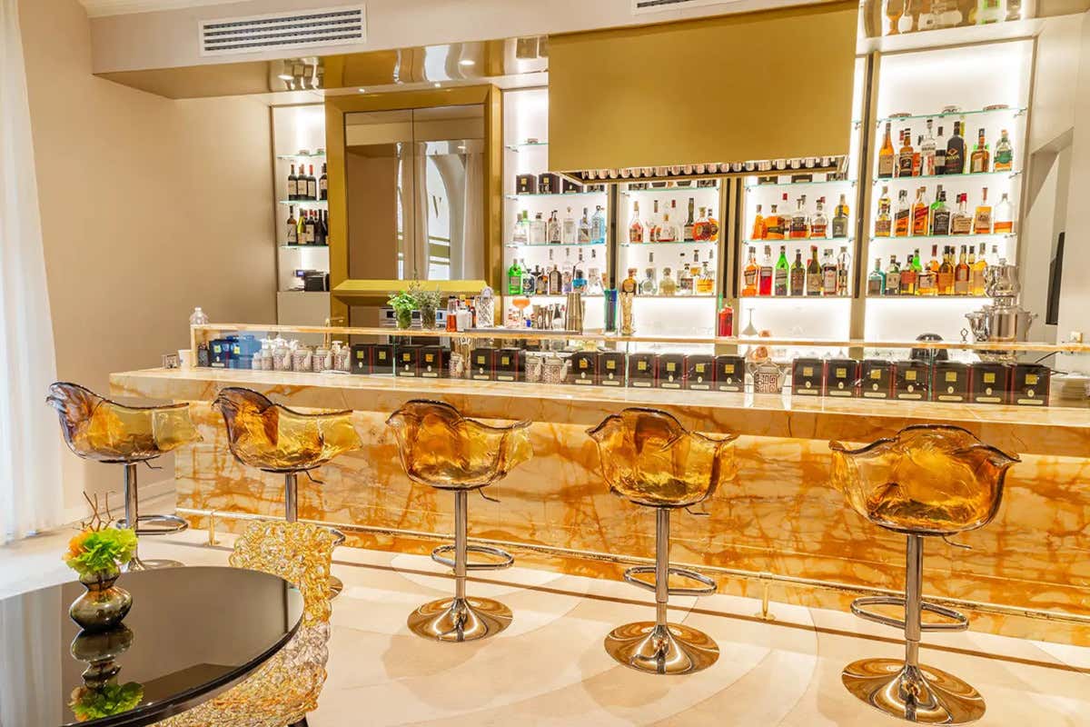 Atmosfere neoclassiche e design contemporaneo: il The First Roma Dolce