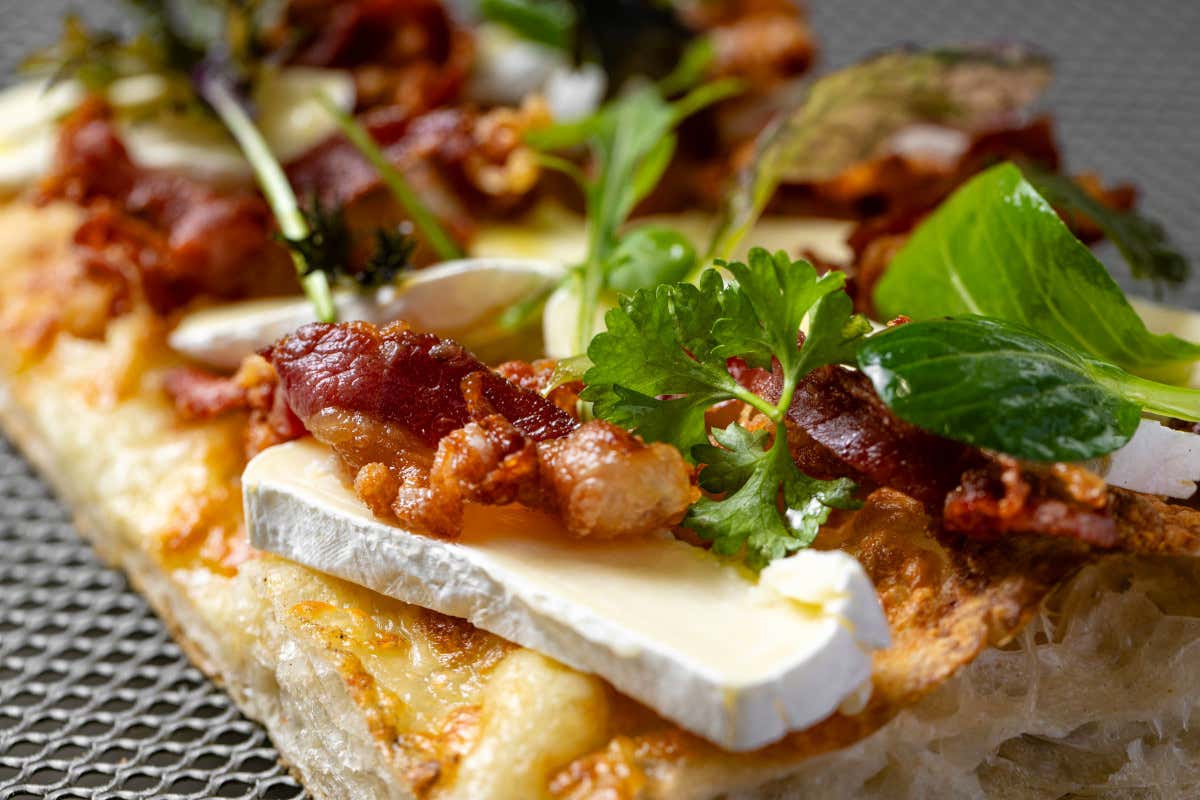 Pizza in teglia: da Frumentario finita al bancone come al £$passe$£ di una cucina