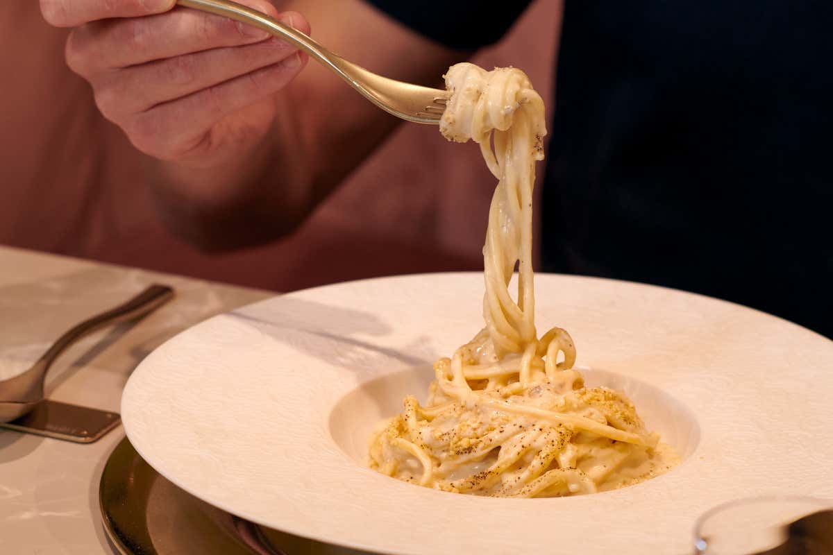 Cosa regalare a chi è vegano e celiaco? Una cena speciale da Linfa Eat Different