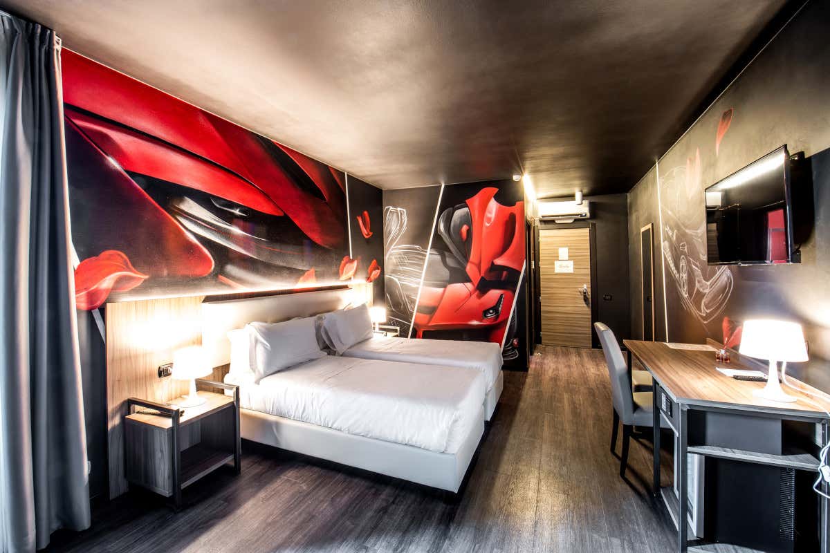 Quando la street art entra in camera: ecco il Muraless Art Hotel