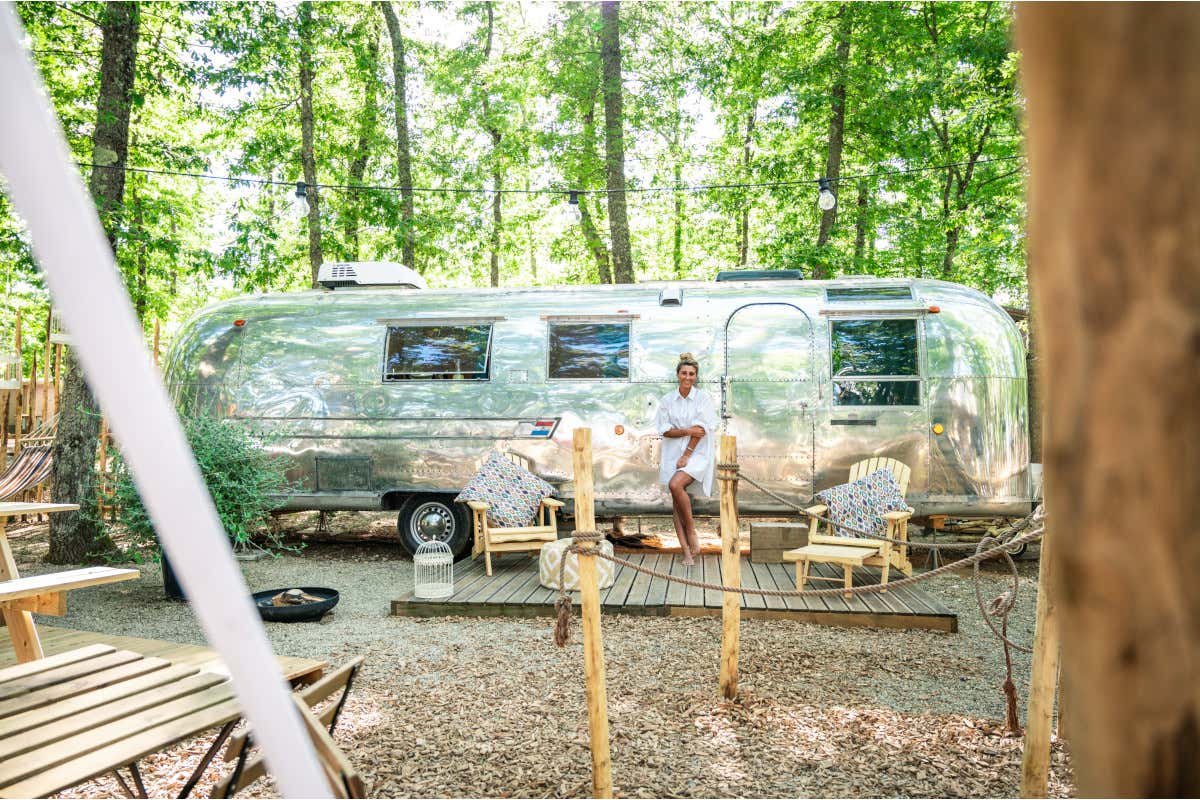 Dalle tende safari allo scuolabus: il campeggio a Orlando in Chianti Glamping Resort