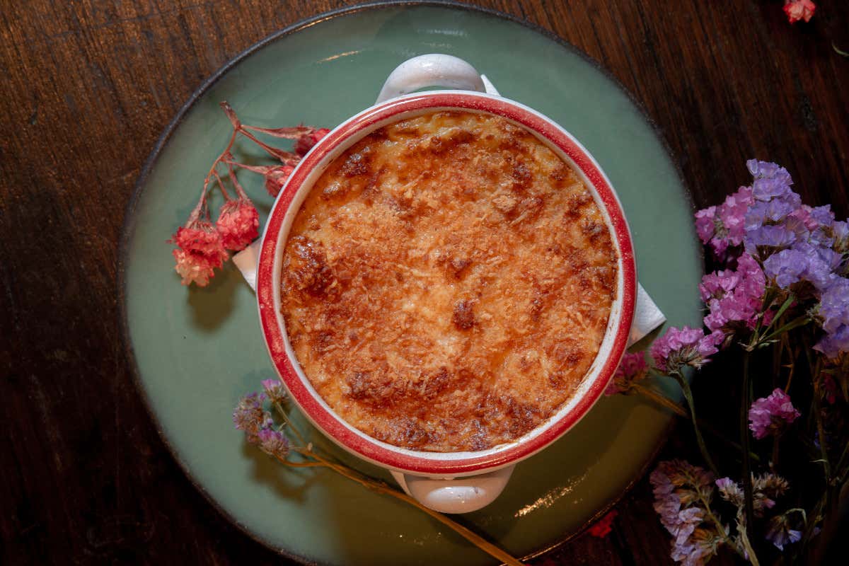 Entriamo da Spaccio Grosso, il wine bar con dispensa in zona Porta Pia
