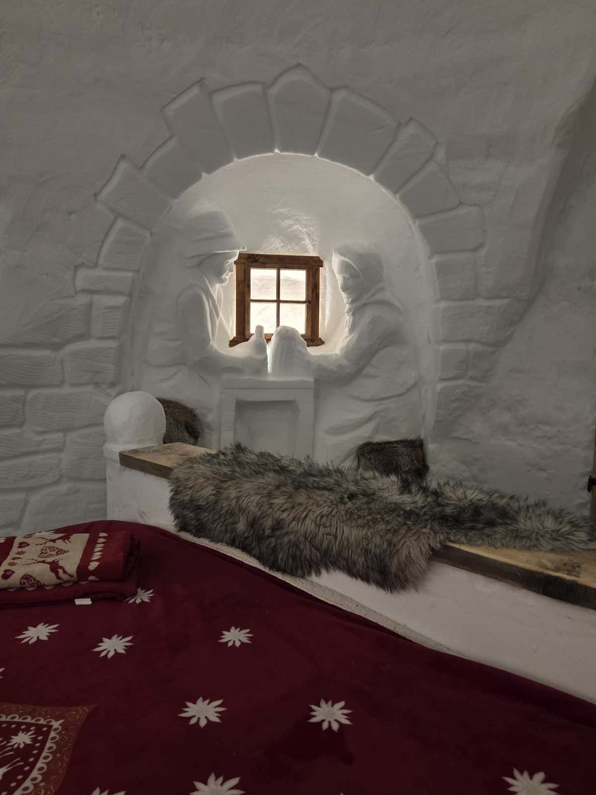 Dormire nella neve, con il cielo stellato sopra la testa nella Capanna Presena