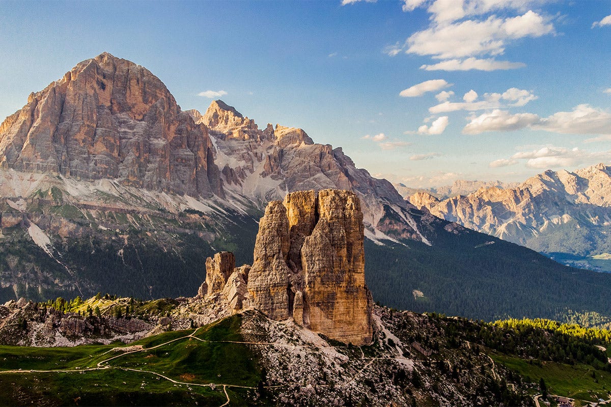 Rifugio 5 Torri - Foto Manuel Ghedina Vacanza sul set Cortina Tour in “Un passo dal cielo