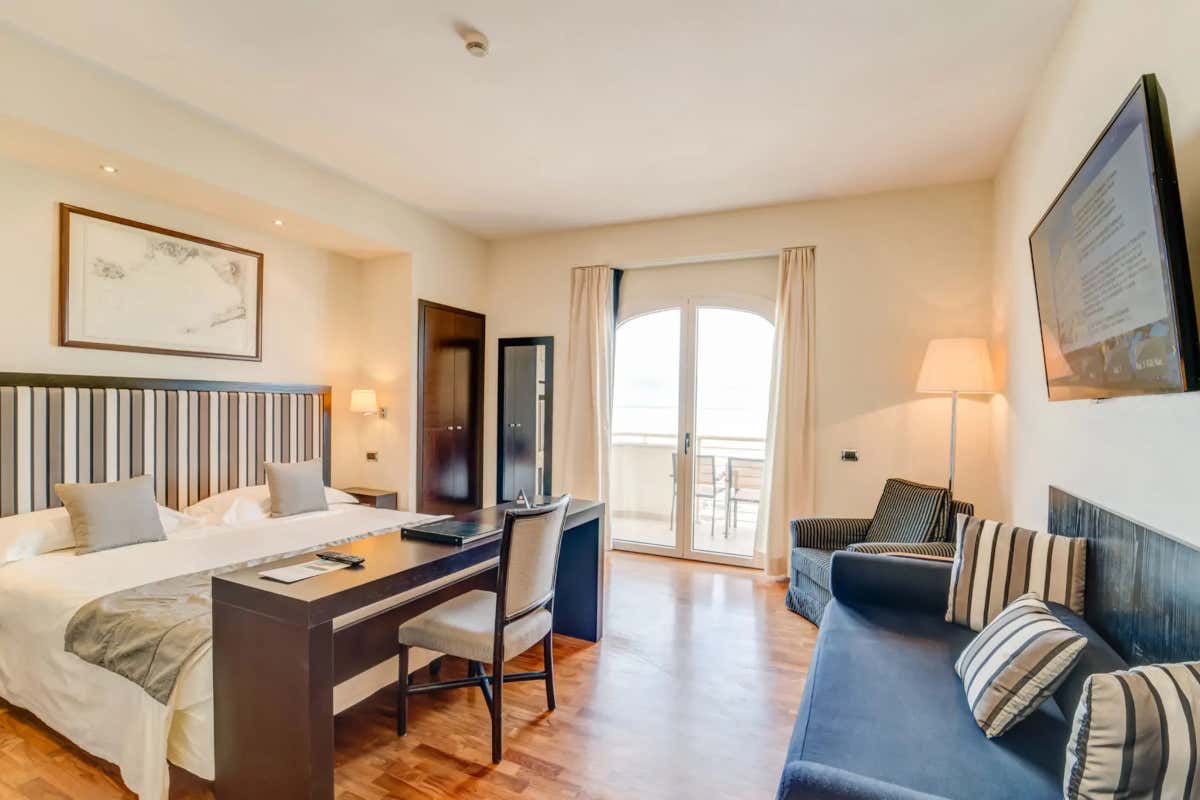 Terrazza Marconi a Senigallia, quando il mare &quote;entra&quote; in hotel