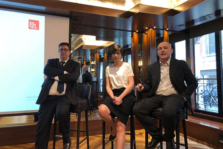 Luciano Pignataro, Barbara Guerra e Albert Sapere (50 Top Pizza, conto alla rovescia Sale a mille il numero di insegne recensite) Luciano Pignataro, Barbara Guerra e Albert Sapere (50 Top Pizza, conto alla rovescia Sale a mille il numero di insegne recensite)