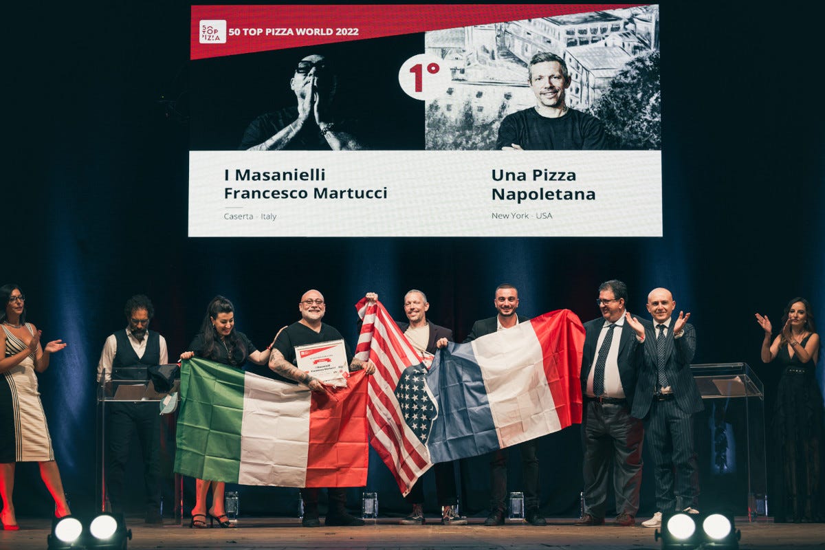 La premiazione dell'edizione 2022 di 5o top pizza world 50 Top Pizza World 2022: A Caserta e New York le migliori pizzerie al mondo