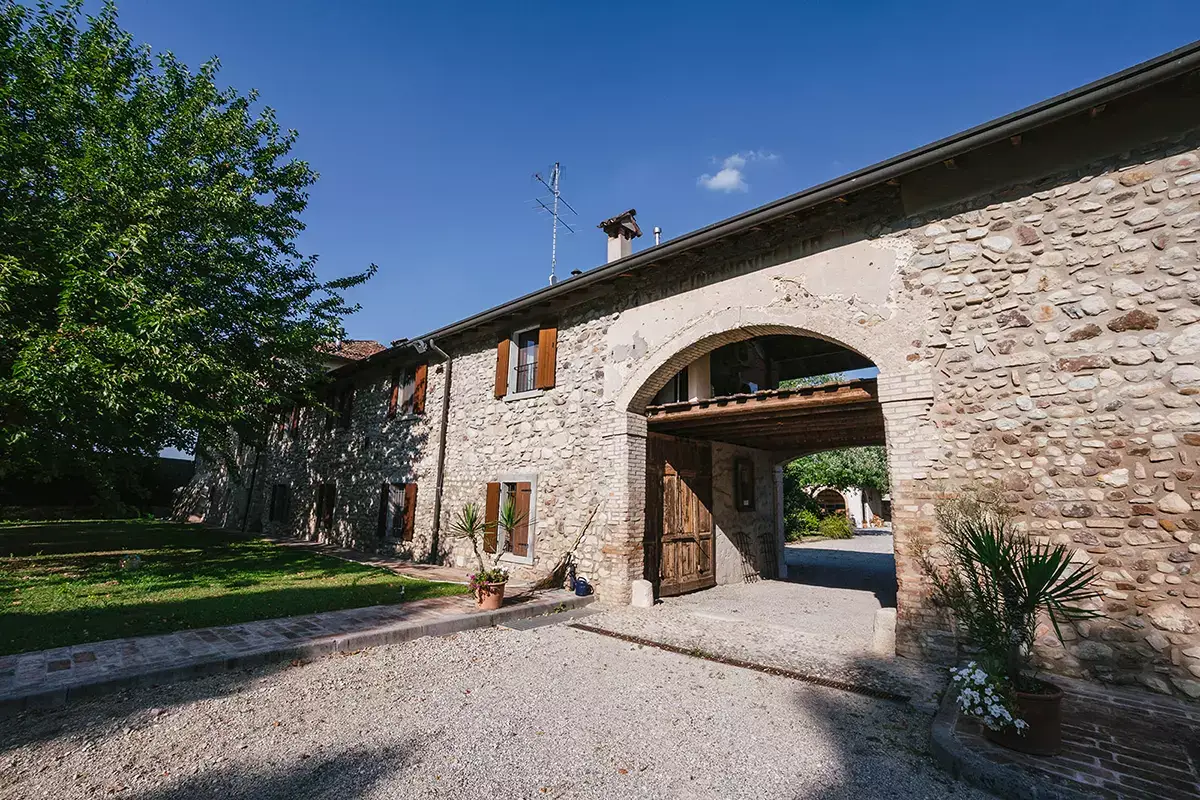Luogo dal fascino unico. Foto: Stefano Casati Da Tenuta Roveglia per scoprire la storia del Lugana
