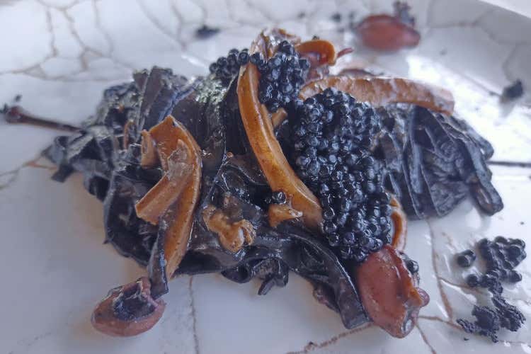 Nero assoluto Ittiturismo In Marinetta, il pesce fresco di giornata del Delta del Po