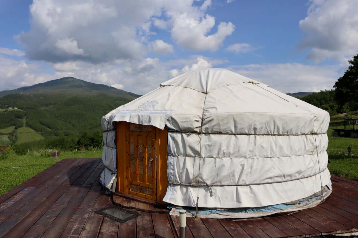 Yurte mongole riscaldate sull’Appennino parmense