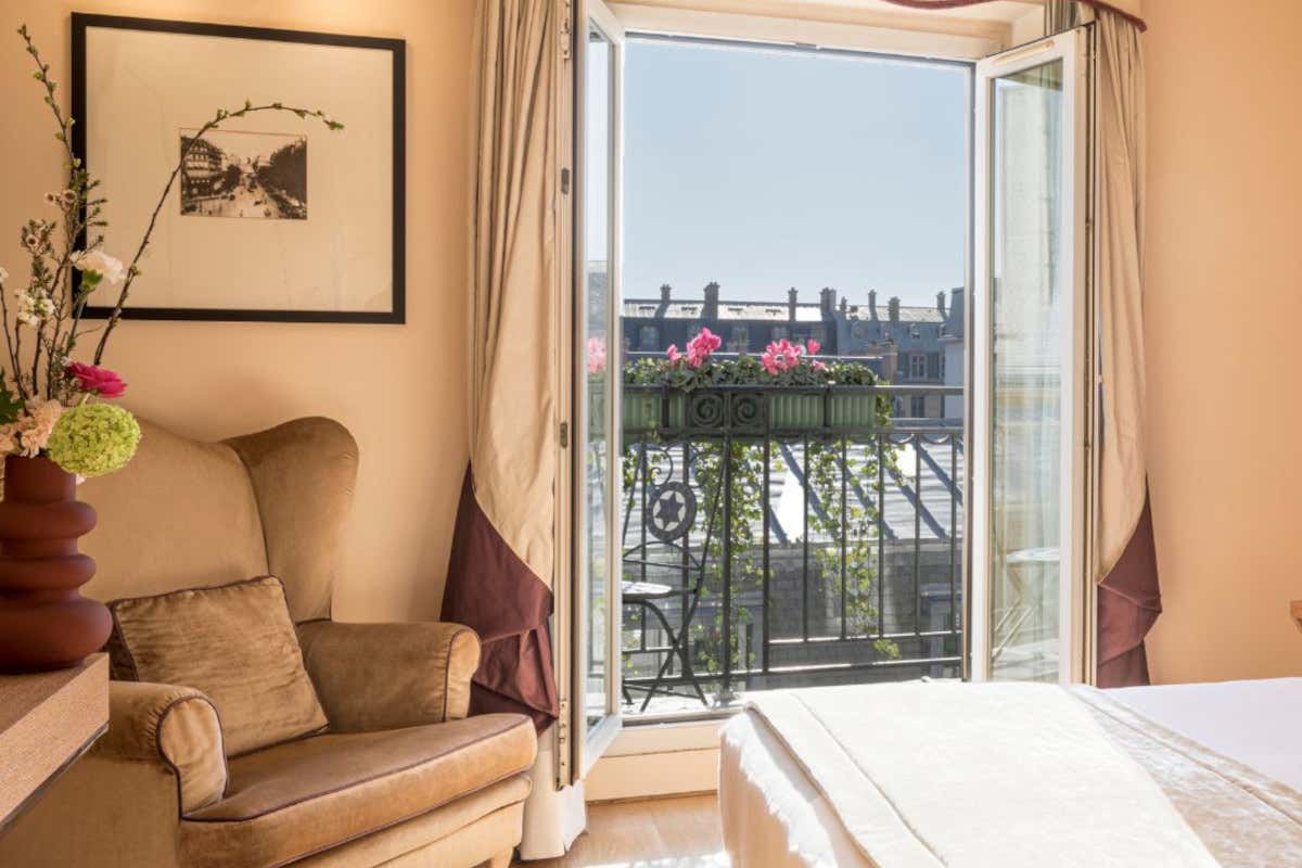 Entriamo nella nuova esclusiva suite del boutique hotel Castille Paris