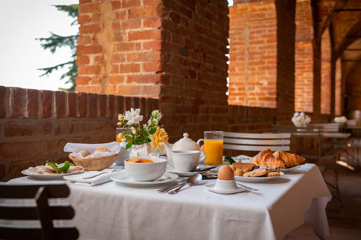 Fuggire dalla città: dormiamo nel borgo storico dei Marchesi Alfieri