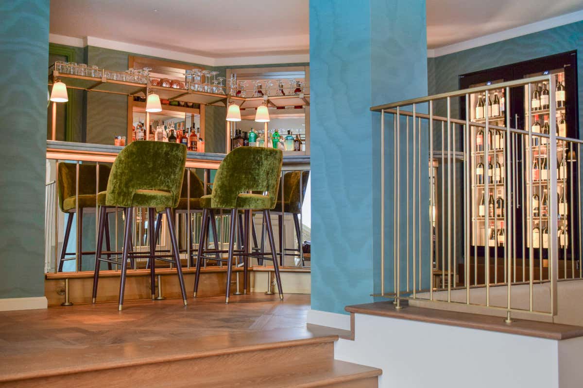 Una cena a pelo d'acqua nel nuovo ristorante Raimondi dell'Hotel Villa Flori a Como