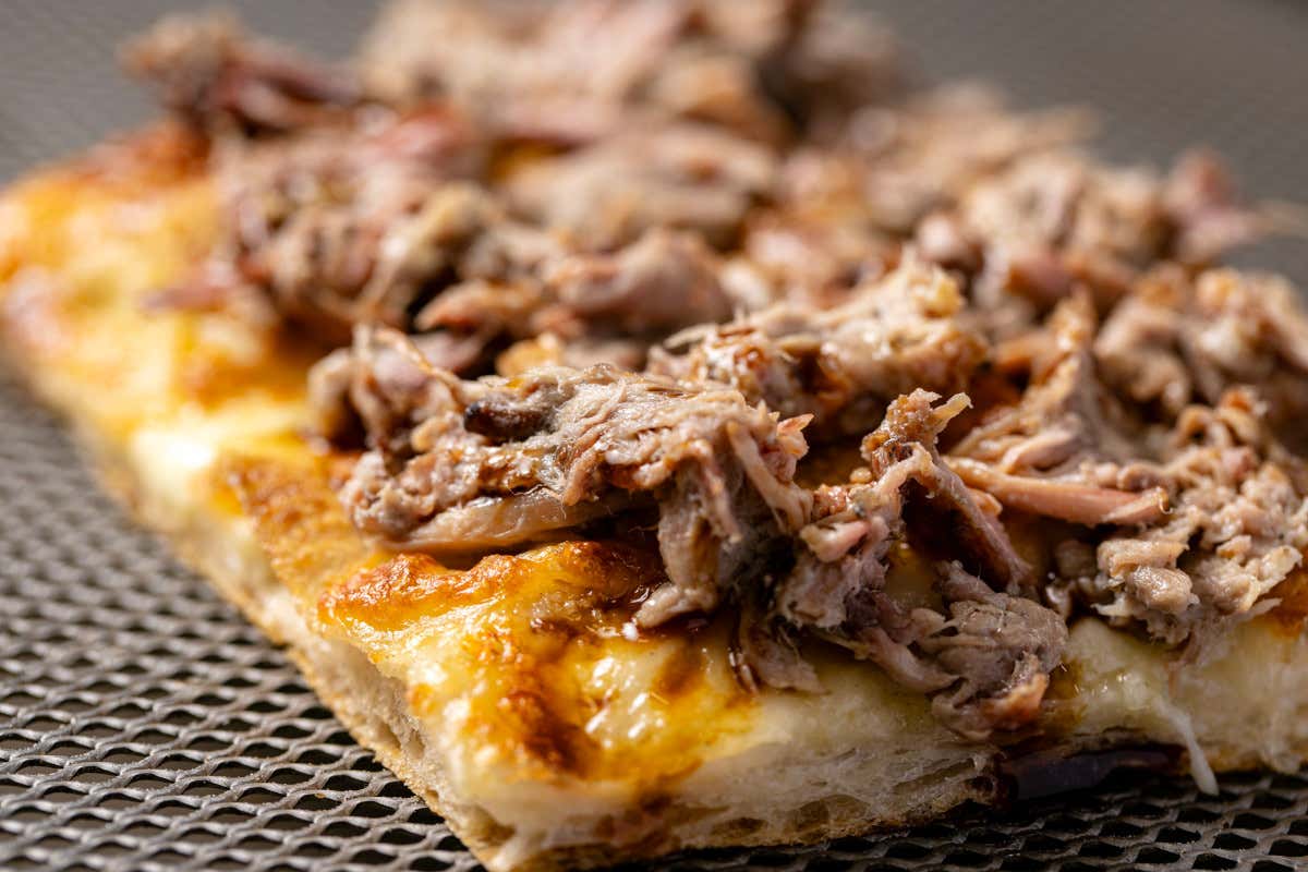 Pizza in teglia: da Frumentario finita al bancone come al £$passe$£ di una cucina