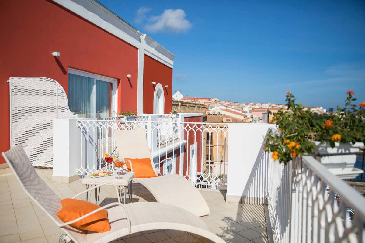 Scopri il fascino della Liguria in Sardegna all'Hotel Riviera di Carloforte