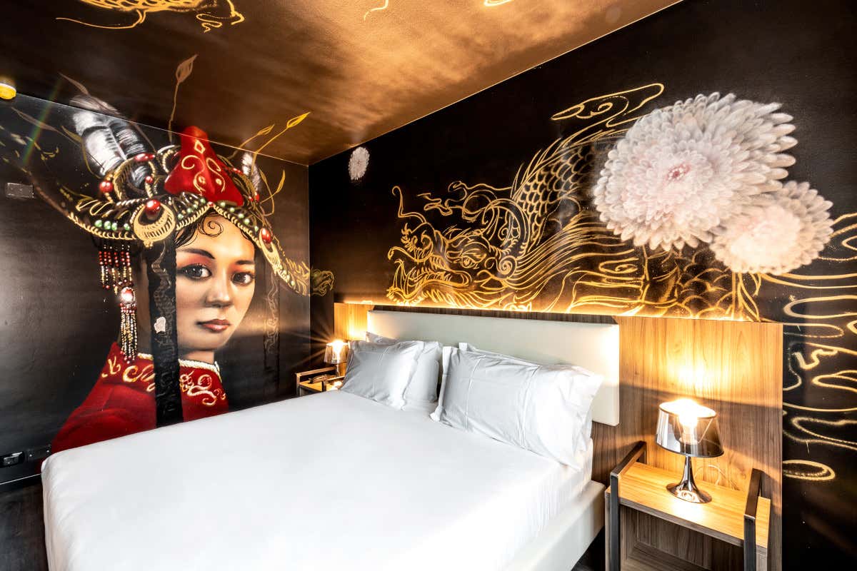 Quando la street art entra in camera: ecco il Muraless Art Hotel