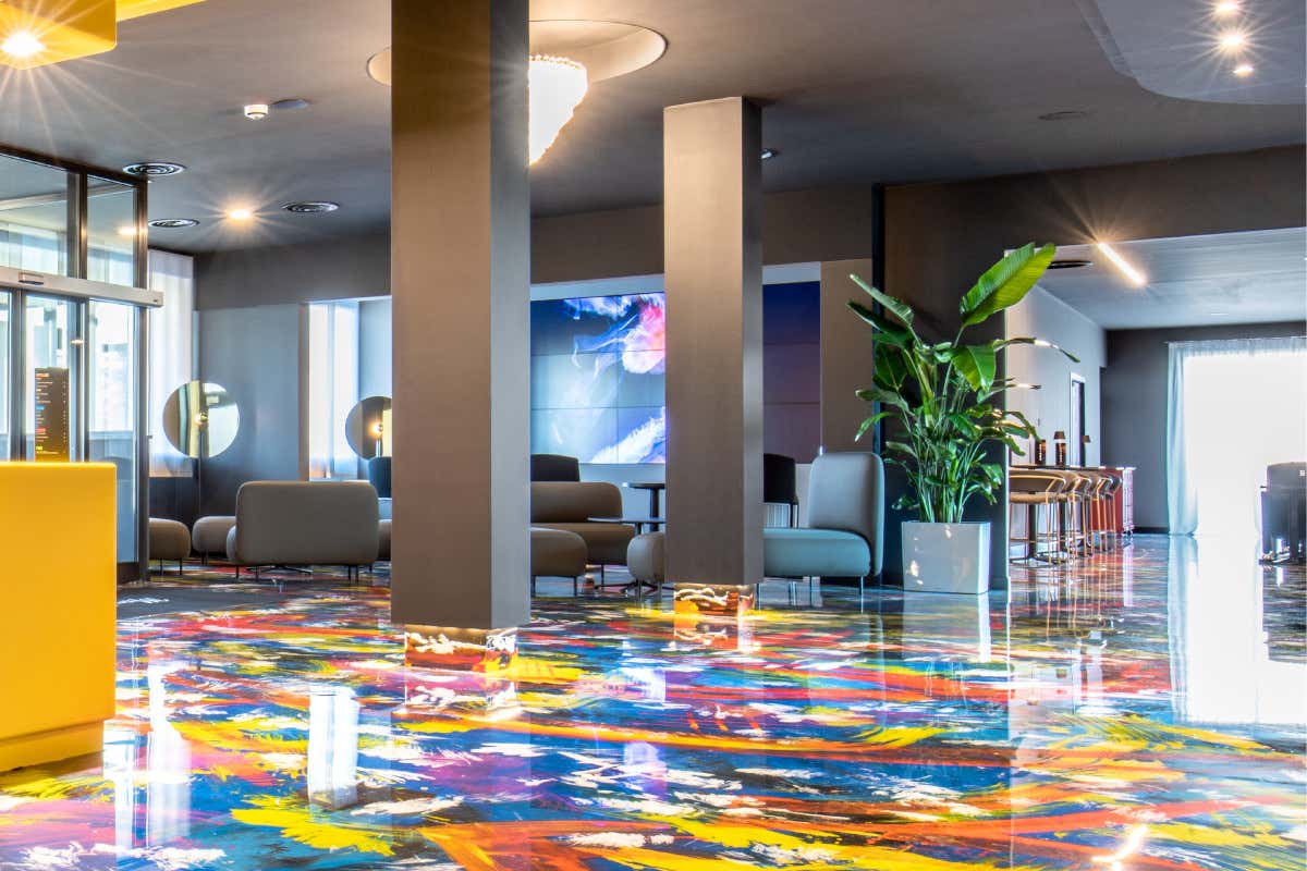 Quando la street art entra in camera: ecco il Muraless Art Hotel