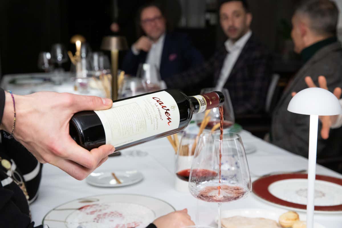 Nel calice tutti i sentori della Valtellina Tre vini di Caven Camuna sposano la cucina di Mauro Elli in nome della Valtellina