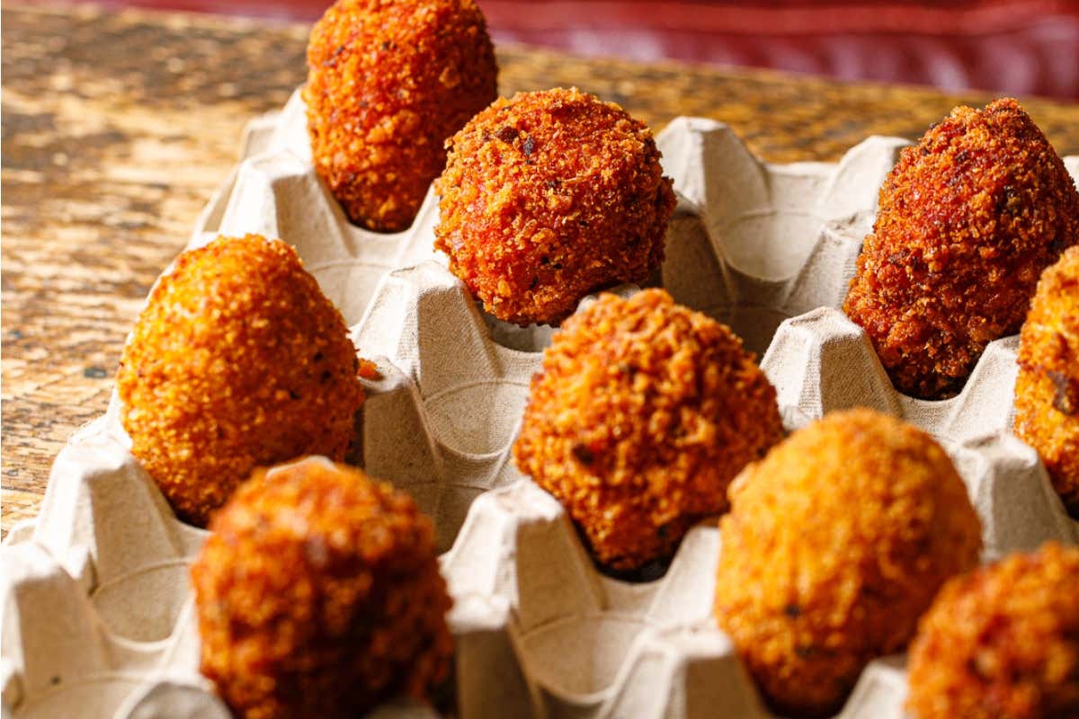 Apre un nuovo Supplizio: dove il cibo di strada si gusta al tavolo