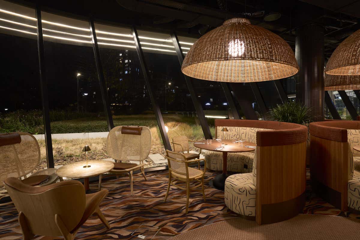 Un caffè, un pranzo o una cena guardando il Danubio blu: è Zazie Bistro&Bar