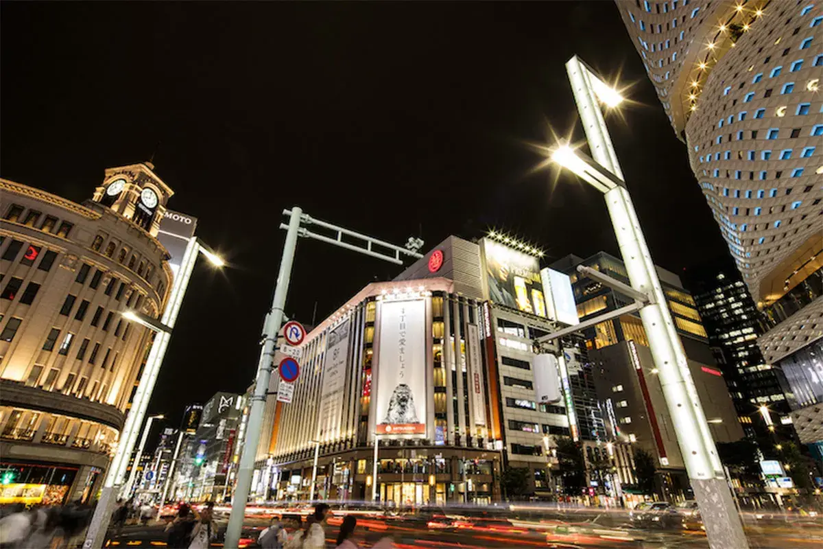 Tokyo, Ginza street In centro a Tokyo, ma da casa Si pu&ograve; con il progetto Virtual Ginza