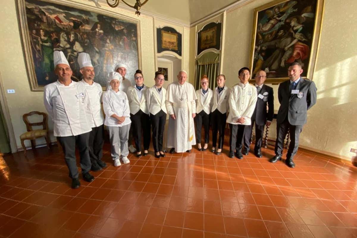 La torta di Papa Francesco per la cugina Carla: sette strati e ricetta esclusiva