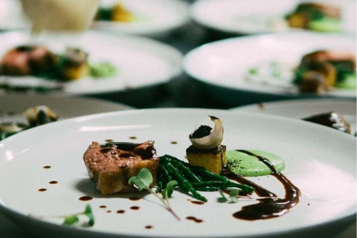 A cena con Harry Potter e Willy Wonka? I menu favolosi di A Peculiar Tea di Belfast