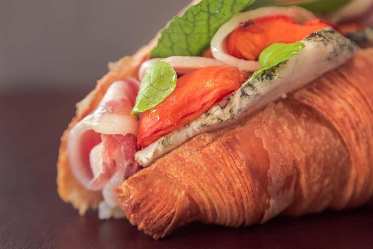 Casa Manfredi triplica: apre un teatro laboratorio e un corner di lusso