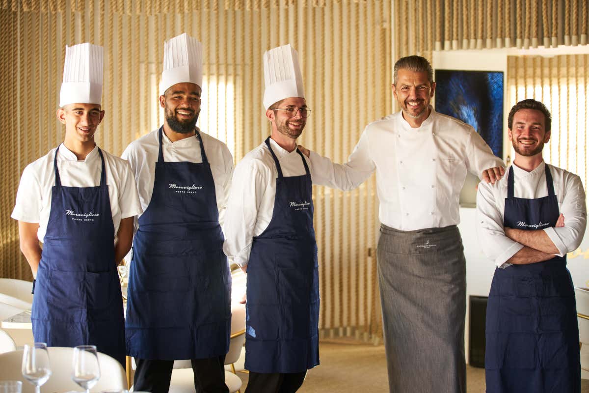 Al ristorante Meraviglioso l’estate golosa e canterina di Porto Cervo