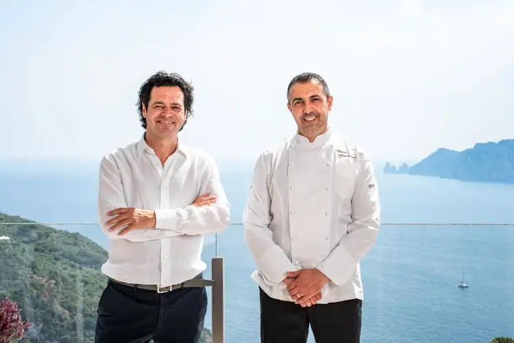Antonino Acampora e Alberto Annaruma&nbsp; Relais Blu a Massa Lubrense, la rivincita del pacchero al tramonto