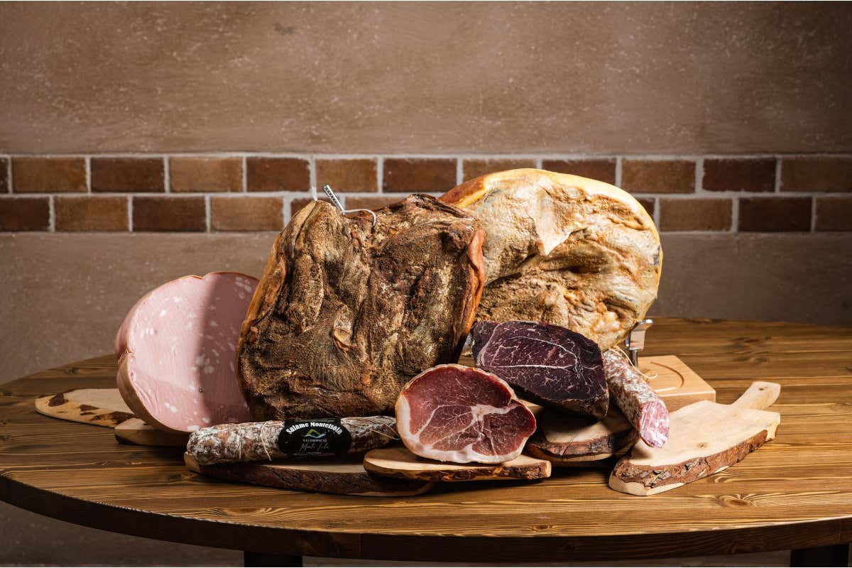 A San Lorenzo apre Rovente, osteria con brace che celebra la vaca vieja galiziana